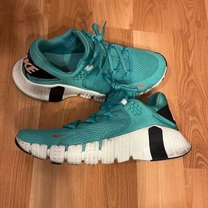 gently used Metcon 4